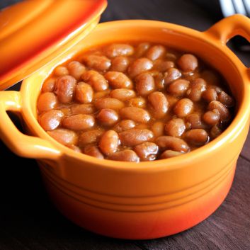 Image of low sodium baked beans in orange crock
